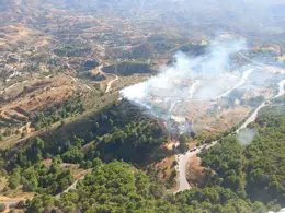CanalMalagaRTV's tweet image. 🔥Declarado en un paraje de Mijas un incendio forestal, que evoluciona "favorablemente", informa @Plan_INFOCA
Se ha declarado sobre las 17.50 horas y afecta al paraje Valtocado
🚒Los efectivos del Servicio de Extinción de Incendios Forestales de Andalucía trabajan en la zona