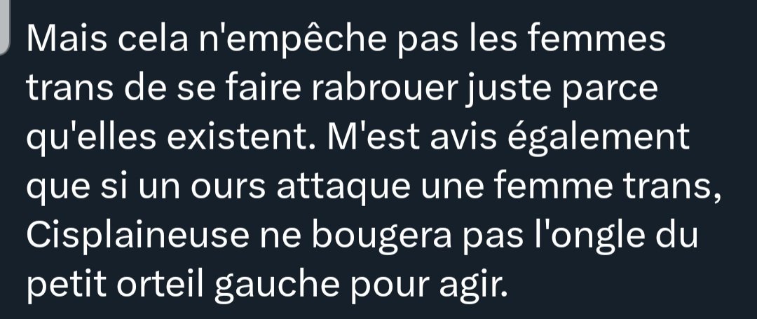 WSplaining's tweet image. En même temps, combattre un ours avec un ongle de petit orteil je suis pas sûre que ce sera très efficace