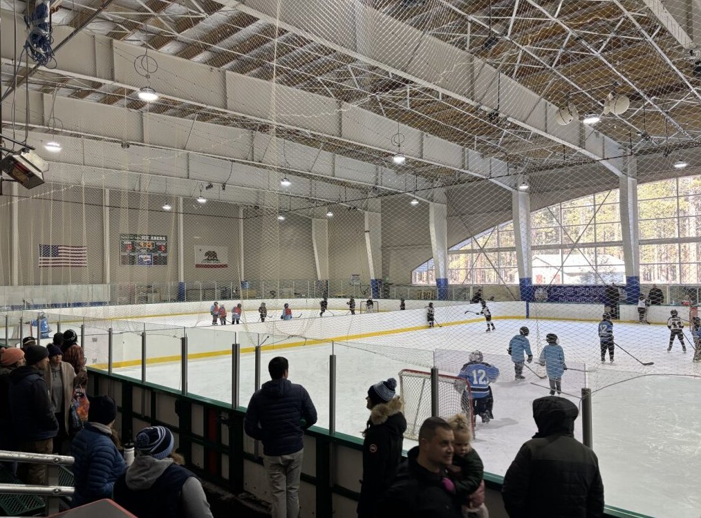 KOLO8's tweet image. The South Lake Tahoe Ice Arena will be closing for most of August and part of September. Details: shorturl.at/eYI9W?utm_sour…