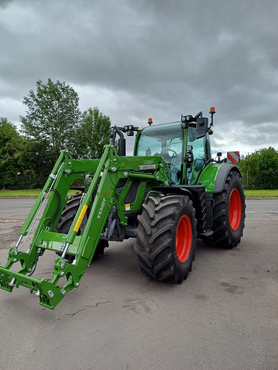 The perfect combination of power and precision. 💪

This Fendt 720 fitted with a Cargo front loader is heading out this afternoon to its new home! 🚜
Because Fendt means business.
#Fendt720 #FendtCargo #FendtMeansBusiness #HamiltonRossGroup #EfficiencyInAction #LEADERSDRIVEFENDT
