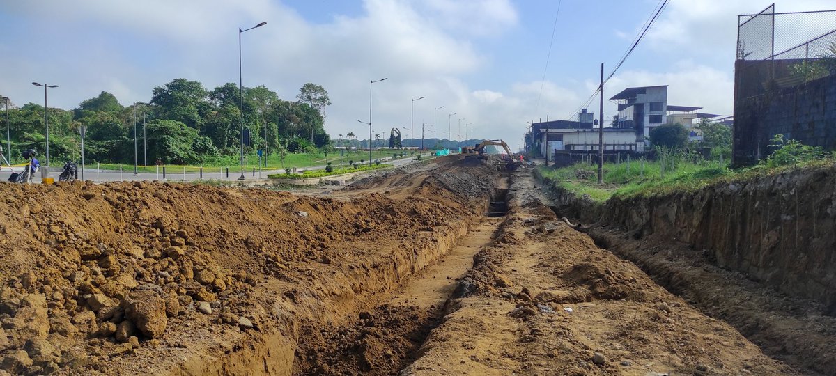 ¡Construyendo el futuro de Santo Domingo! 

La Av. Las Delicias será una vía moderna y emblemática. 1.800m de longitud y 30m de ancho con sistemas hidrosanitarios, iluminación, aceras, jardinería y señalización. Un paso hacia una ciudad más conectada, atractiva y próspera.