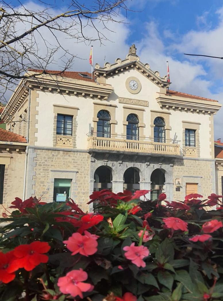 📣Amurriok aurrerapauso sendoa eman du jasangarritasunaren eta bizi-kalitatearen alde 
Udalak bi proiektu estrategiko aurkeztu ditu 2026–2027 Foru Planerako
ℹ️ labur.eus/sc42sz5k