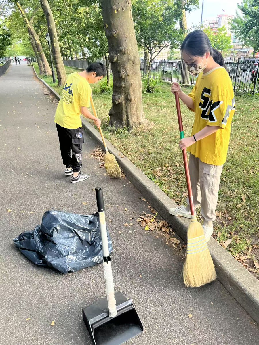 pcra_nyc's tweet image. 🫶 Spend part of your day doing something that matters. Join us during the week in Sunset Park or Leif Ericson Park, from 7 AM to 9 AM!
Sunset Park: 7th Ave between 41st & 42nd Streets
Leif Ericson Park and Square: 67th Street & 9th Avenue
Book online: pcr.nyc/volunteerevents