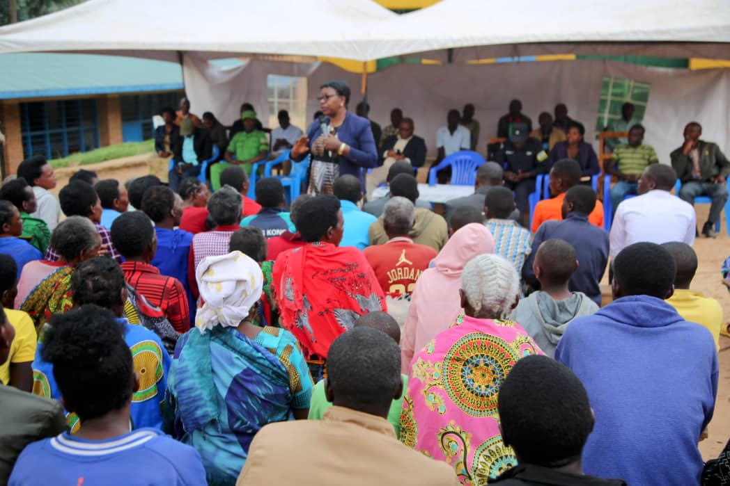 Yabasabye kohereza abana n'urubyiruko kwitabira gahunda y'Intore mu biruhuko, kwitabira gahunda y'Iziko igamije gukemuka ikibazo cy'imirire mibi ku bana na gahunda Nzamurabushobozi. Yabasabye kandi kwirinda ibiyobyabyenge aho biva bikagera no kugira uruhare mu kubirwanya.