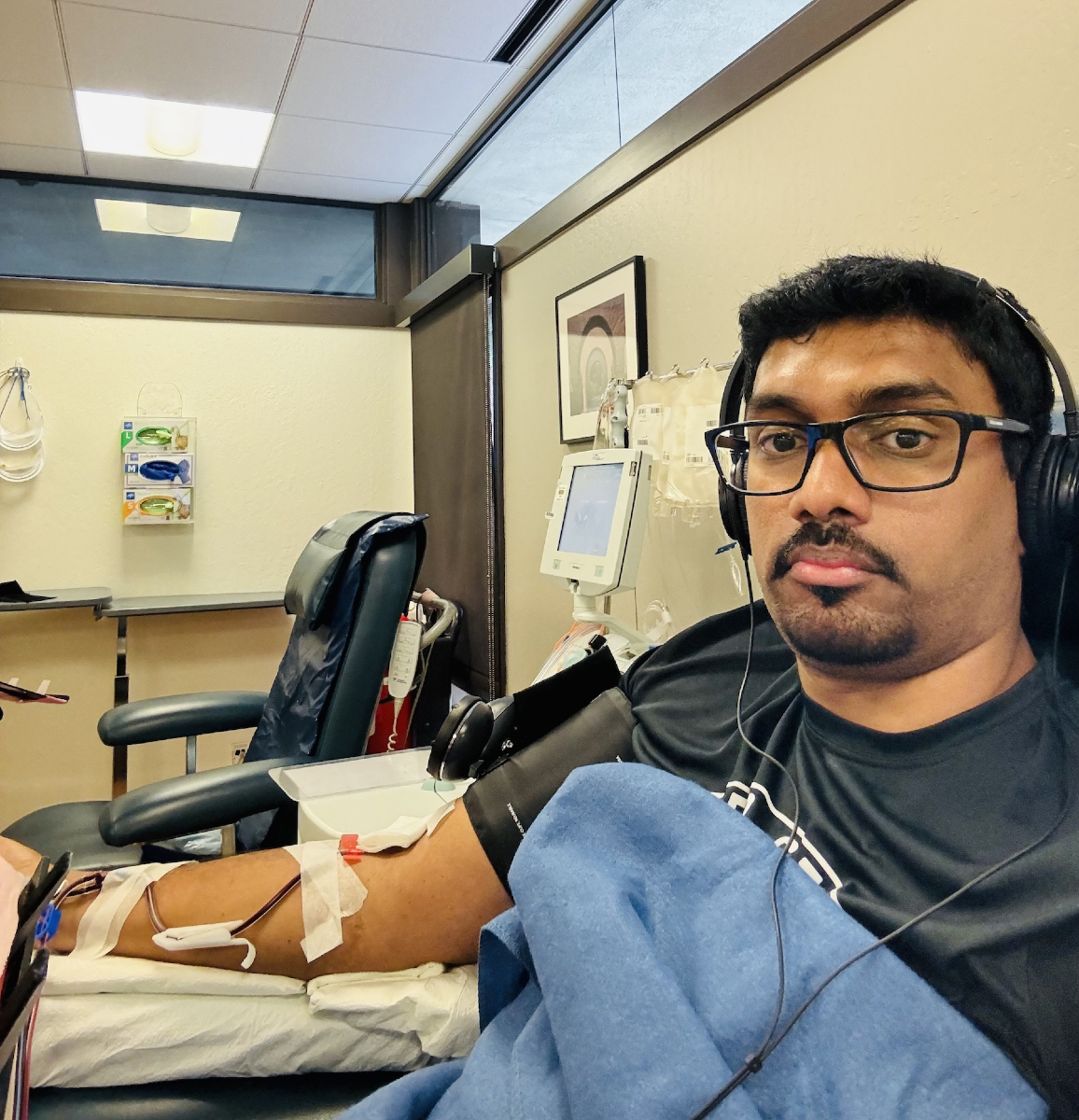giveblood's tweet image. When a family emergency turned into a personal mission, one donor discovered the life-changing impact of giving blood and platelets. 💉❤️ Read how one moment sparked a journey of compassion and commitment at f.mtr.cool/nivsjszbpz
#DonateBlood #PlateletDonation