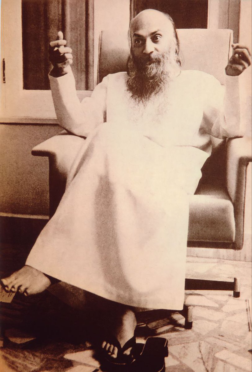 OshoDharma's tweet image. Growing old is not of any worth, every animal does it, it needs no intelligence.

Growing up is a totally different experience.

Growing old is horizontal;
growing up is vertical, it leads you to heights, it leads you to depths.

🌼 I Celebrate Myself
#OSHO 🪷
