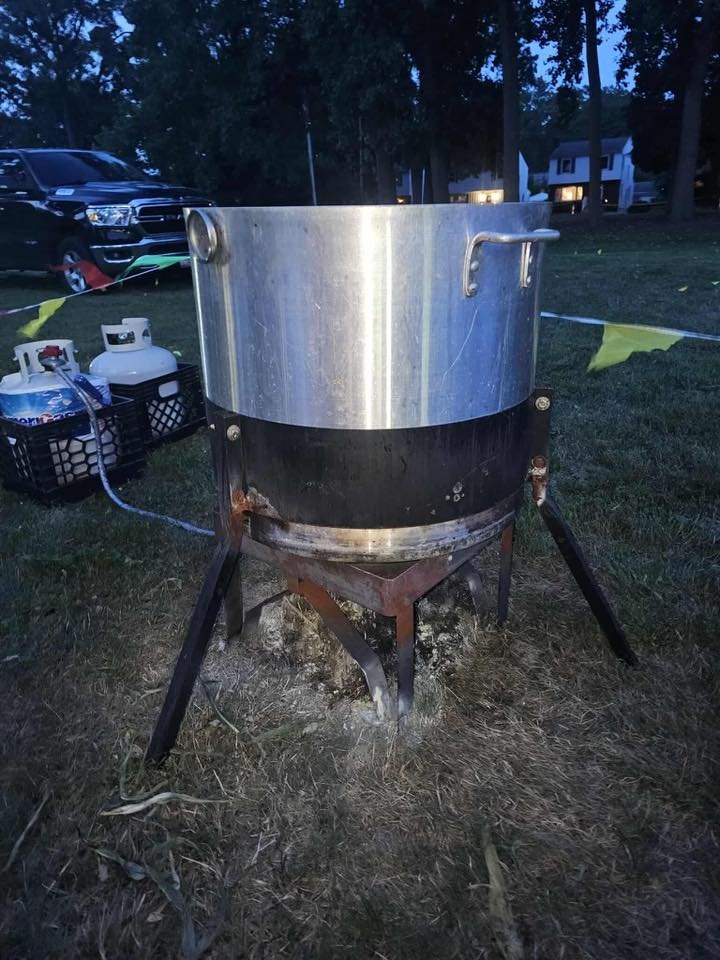 HankF330ToGo's tweet image. Shout out to Johnny Lóte’s Latin Street Corn for rekindling their firefighter days and putting out their own brush fire yesterday at Taste of Akron.
