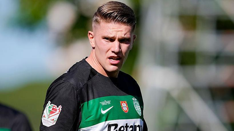 🚨 𝗕𝗥𝗘𝗔𝗞𝗜𝗡𝗚: Viktor Gyökeres is expected to wear the