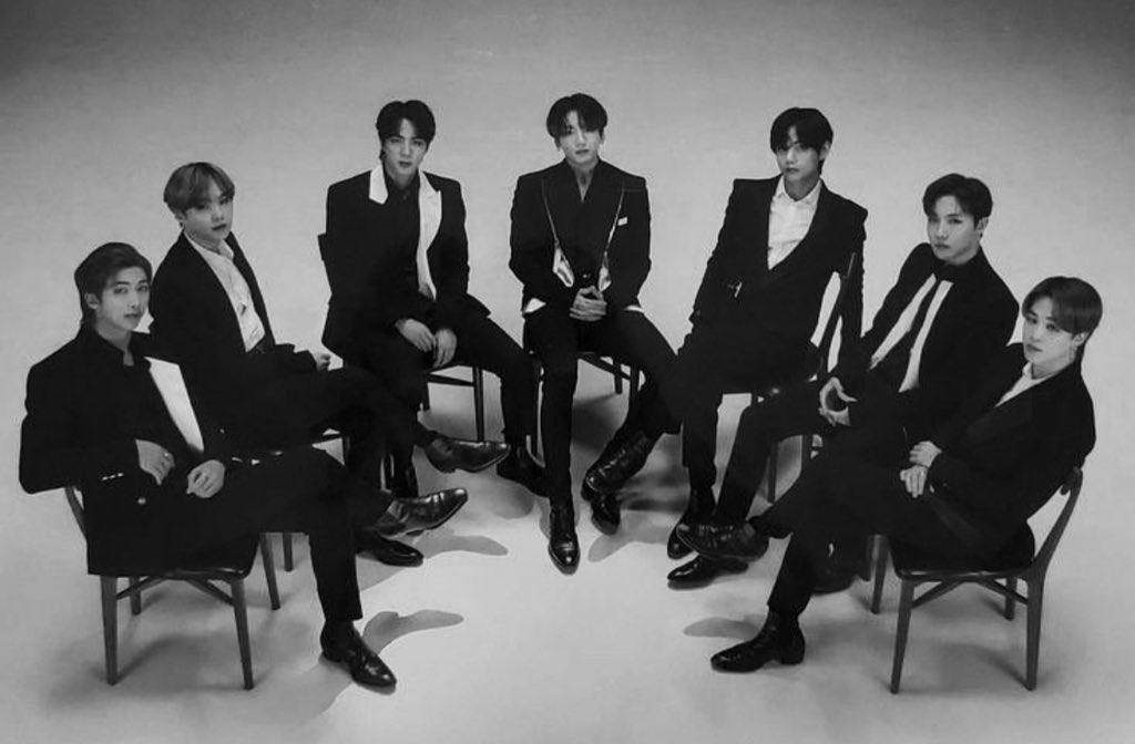 tksovers's tweet image. BTS joins Beyoncé as the only Acts in History to earn 50M+ streams with a Live Album in its 1st week on Spotify !!