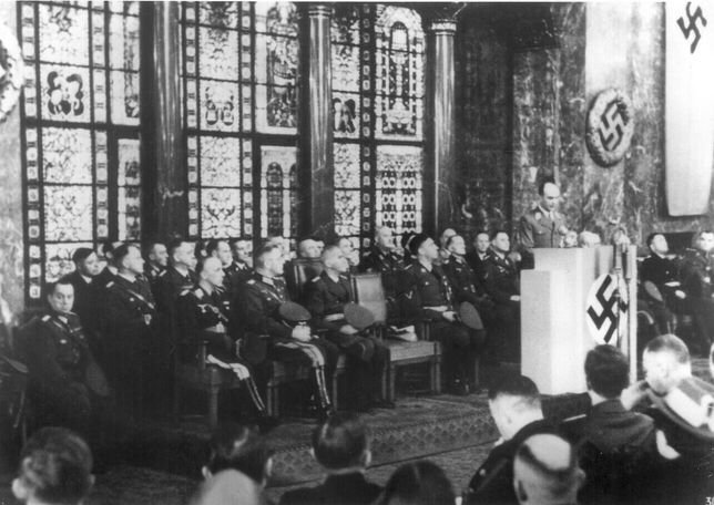 AnitaSchelde's tweet image. 25 VII 1942r. Kierownictwo "NSDAP" w Poznaniu raportowało, że :
"Do dnia dzisiejszego ani jeden Polak nie zgłosił się ochotniczo do służby w niemieckiej armii ".
"Nasi chłopcy" @muzeumgdansk 🤔 ???#NiemieckieZbrodnie
