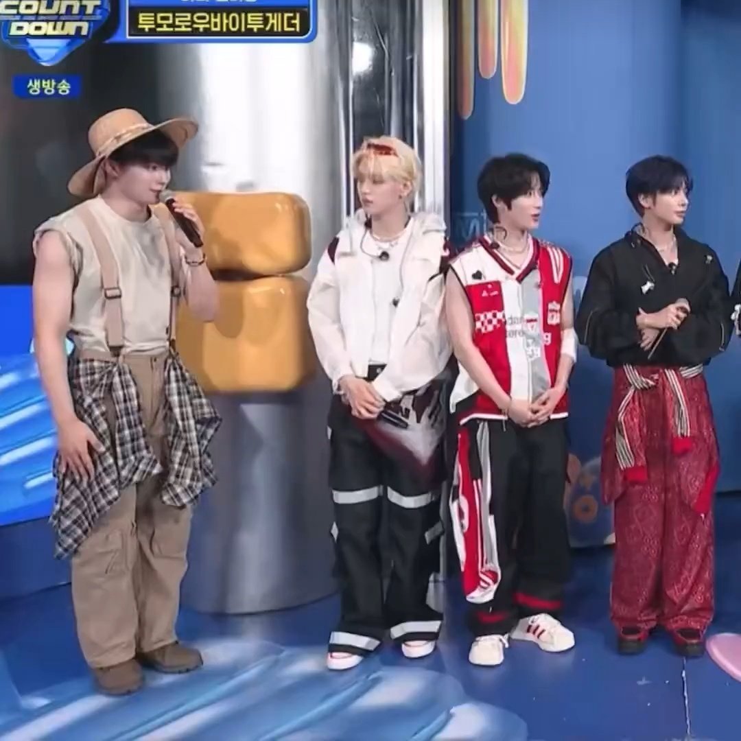 yaoilix's tweet image. according to my calculations, it'll take Gunwook one bite to eat taehyun, one and a half bite to eat beomgyu and two bites to eat soobin