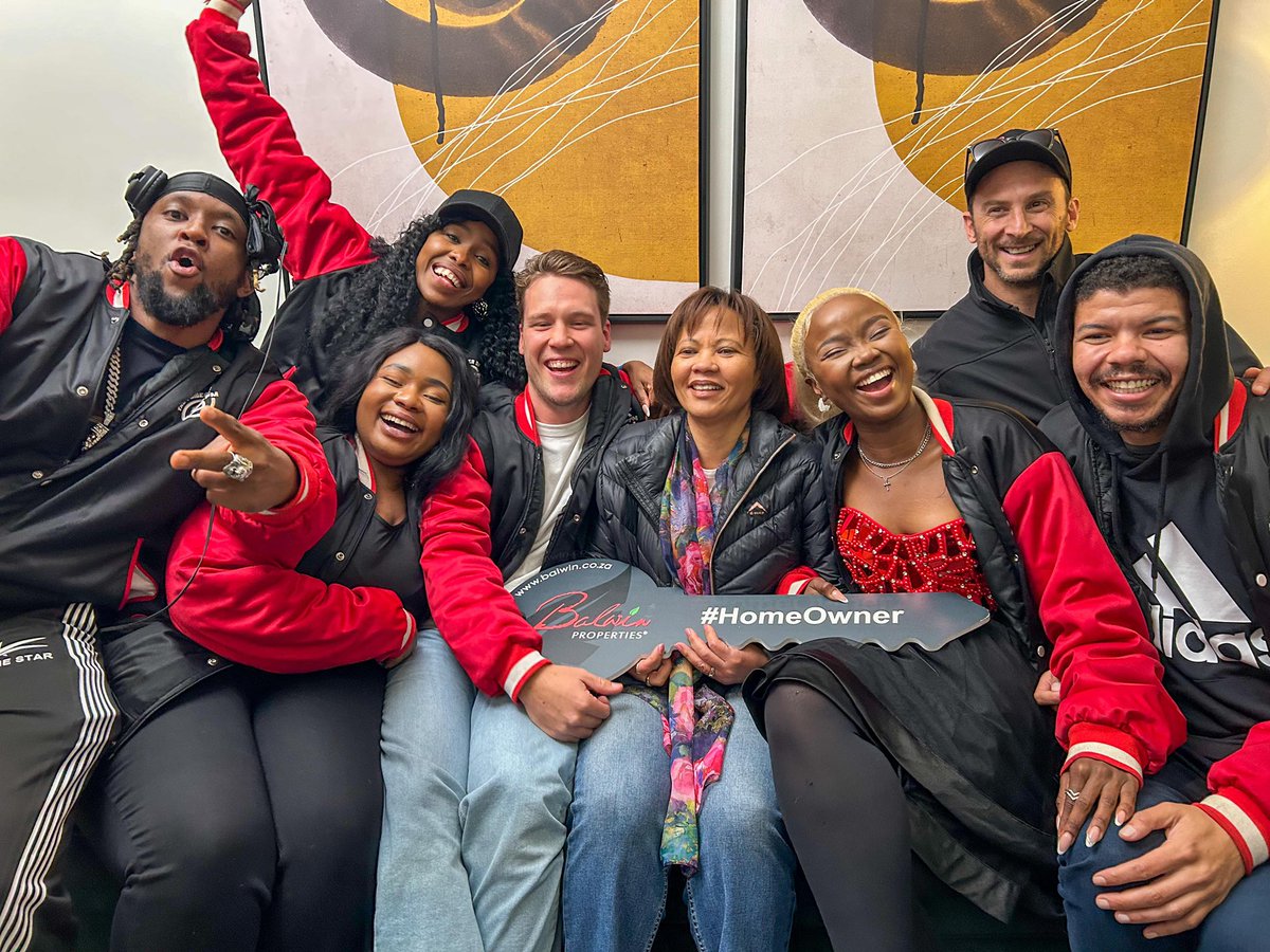5FM's tweet image. The biggest giveaway on radio EVER...
#5Drive giving away a R1 MILLION fully furnished apartment, at The Reid Lifestyle
Estate today courtesy of the @balwin.properties
A huge shout out to all our finalists! And congratulations once again to Minette who had the magic key that…