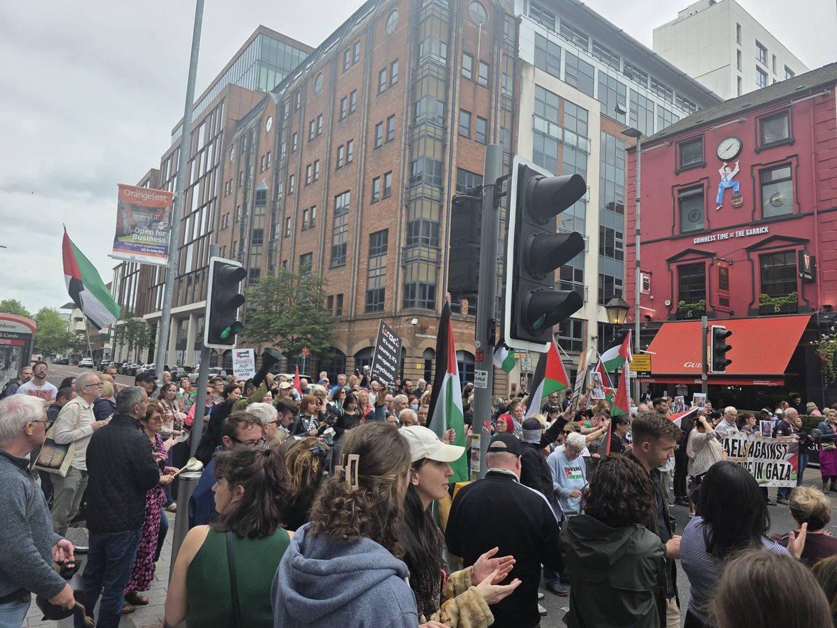 PaulDoherty___'s tweet image. Joined tonight’s protest at Erskine House and up to City Hall as the people of Belfast came together to demand an end to government complicity of genocide in Gaza. It was a wall of noise 📢
We will not be silent while children are bombed and starved. 🇵🇸✊
#EndTheGenocide