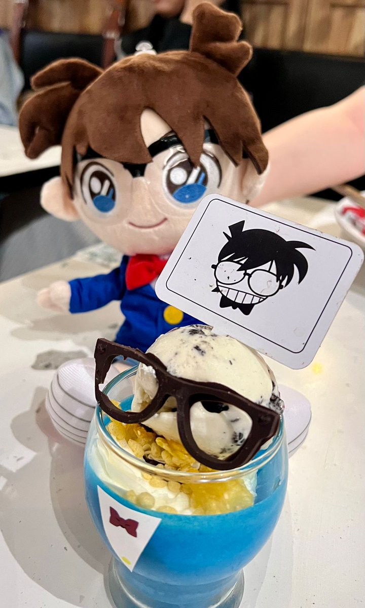 ShiningBlizz's tweet image. Forgot to post this, I went to a Detective Conan collab cafe that's thankfully near me
My first collab cafe, can't believe we got one XD
The food was pretty good too
Conan plush had a good time :D