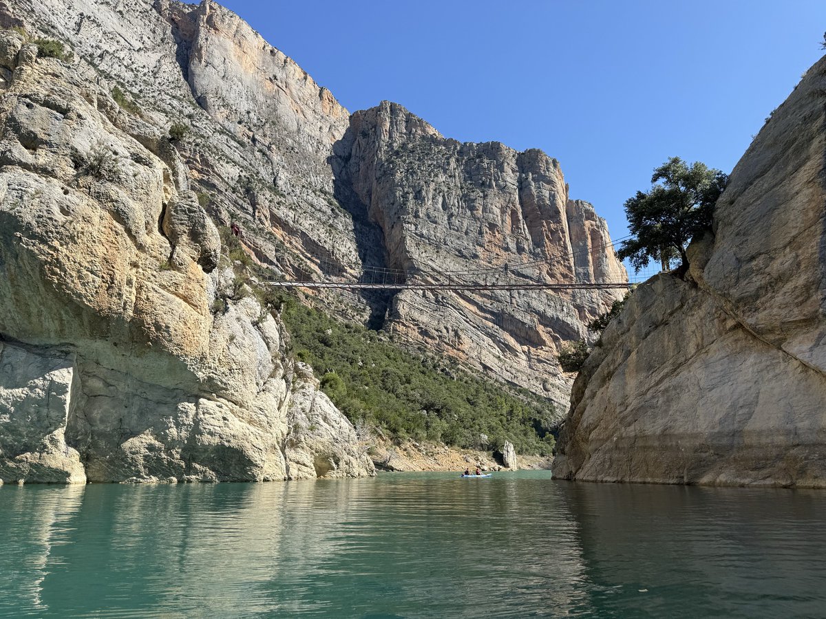 RadioSeu's tweet image. Els @agentsruralscat reforcen la vigilància en parcs i espais naturals protegits al punt àlgid de l'#estiu. #Pirineu #muntanya + informació: tuit.cat/a3wvE