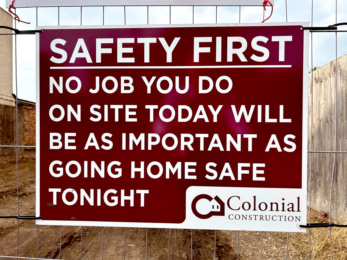 chris_davison1's tweet image. .. week two of our new build and the site is nearly cleared ✅

Working with Colonial Construction to provide five new build flats for people with long term mental ill health 🧩🏡

@ThisisKettering | @MindCharity👷‍♂️

#TeamEffort | #BetterTogether 🙌