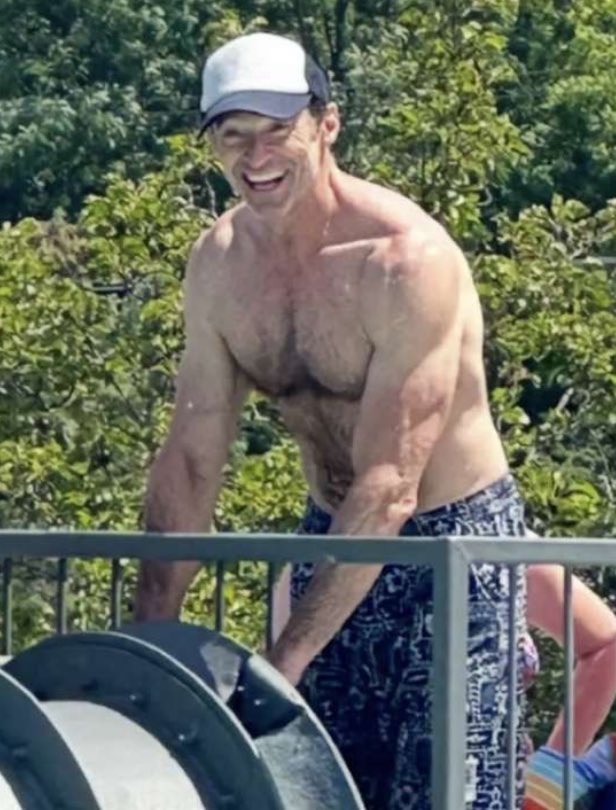 mich_enjoyer's tweet image. Hugh Jackman spotted in Clarkston, MI.
The Wolverine is back in the state 🟦🟨