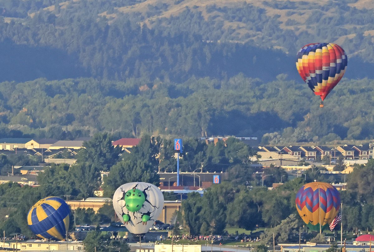 BobZellarPhoto's tweet image. Balloons over Billings Montana day 2
