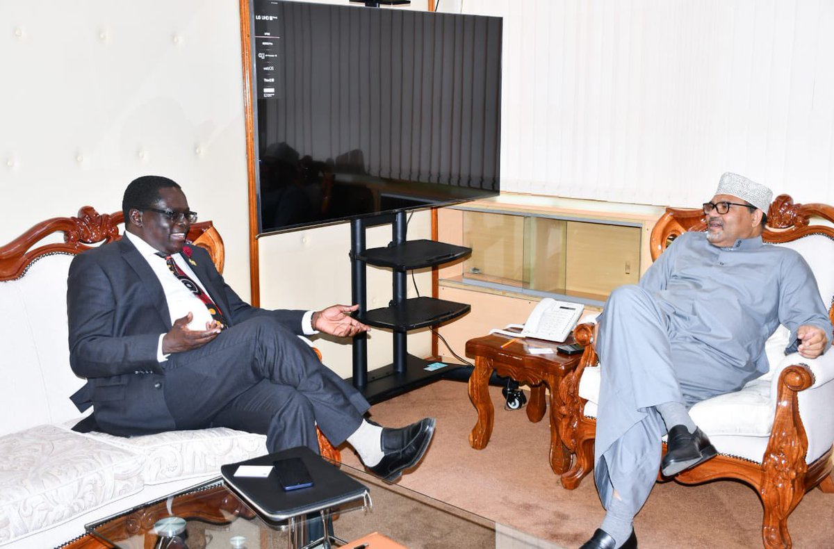 Profshaukat's tweet image. Productive meeting with Amb Dr. Wilson Kogo, the High Commissioner of 🇰🇪 in 🇦🇺 @KHC_Canberra. Discussed on potential areas of collaboration btn Kenya & Australia in STI, database, linking scientists and innovators with those in Diaspora. @SingoeiAKorir @OfficePCS_KE @Diaspora_KE