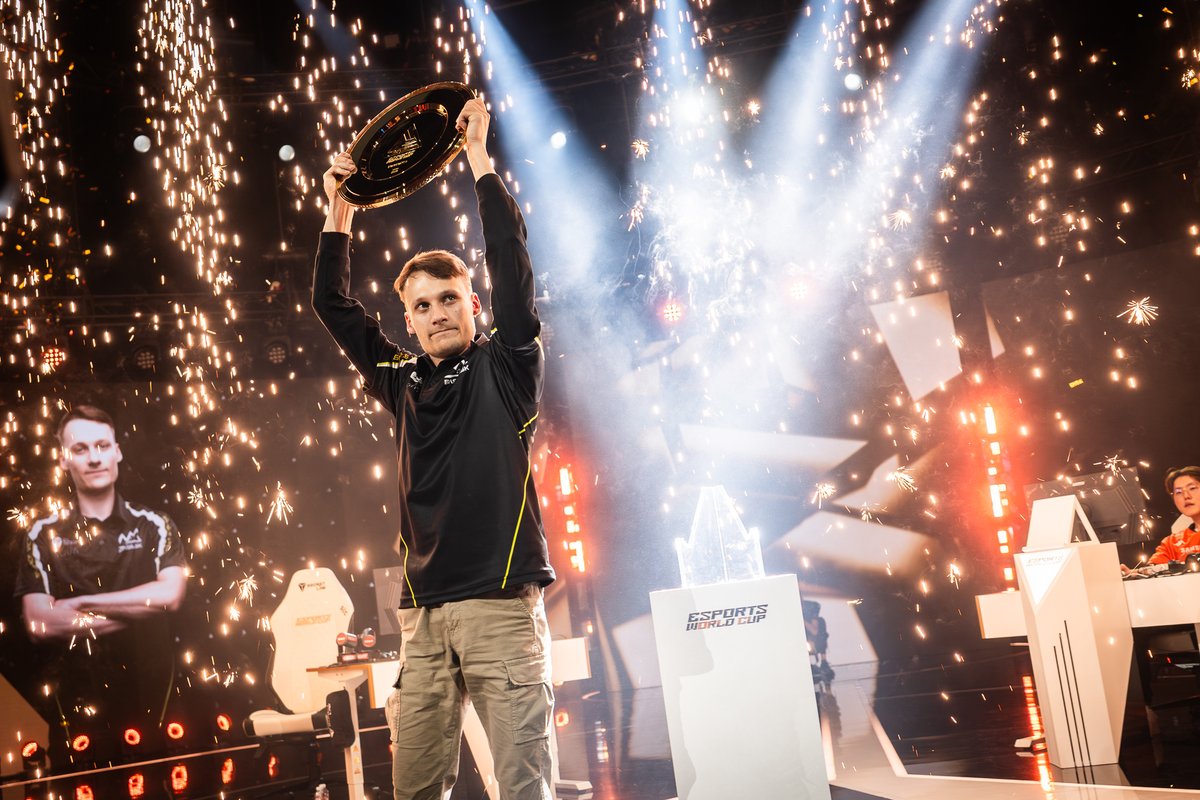 EWC_EN's tweet image. One more trophy for the StarCraft II GOAT! 🏆