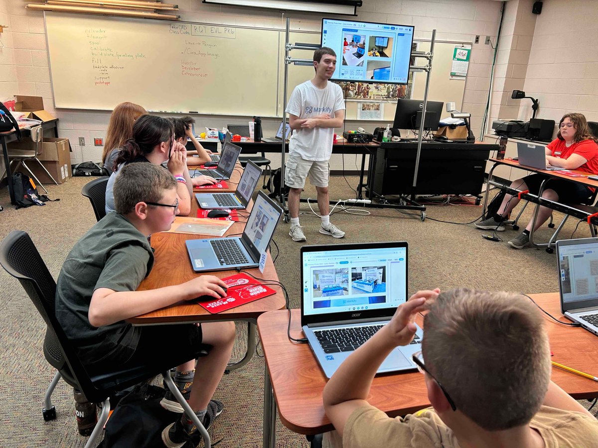 markifytool's tweet image. Last week, I had an amazing opportunity to present to summer camp students at @roanestate in Cumberland County. It was inspiring to see so many passionate students in #STEM. I even received great feedback on how to improve Markify!
Big thank you to @tfuhrman for inviting me out!