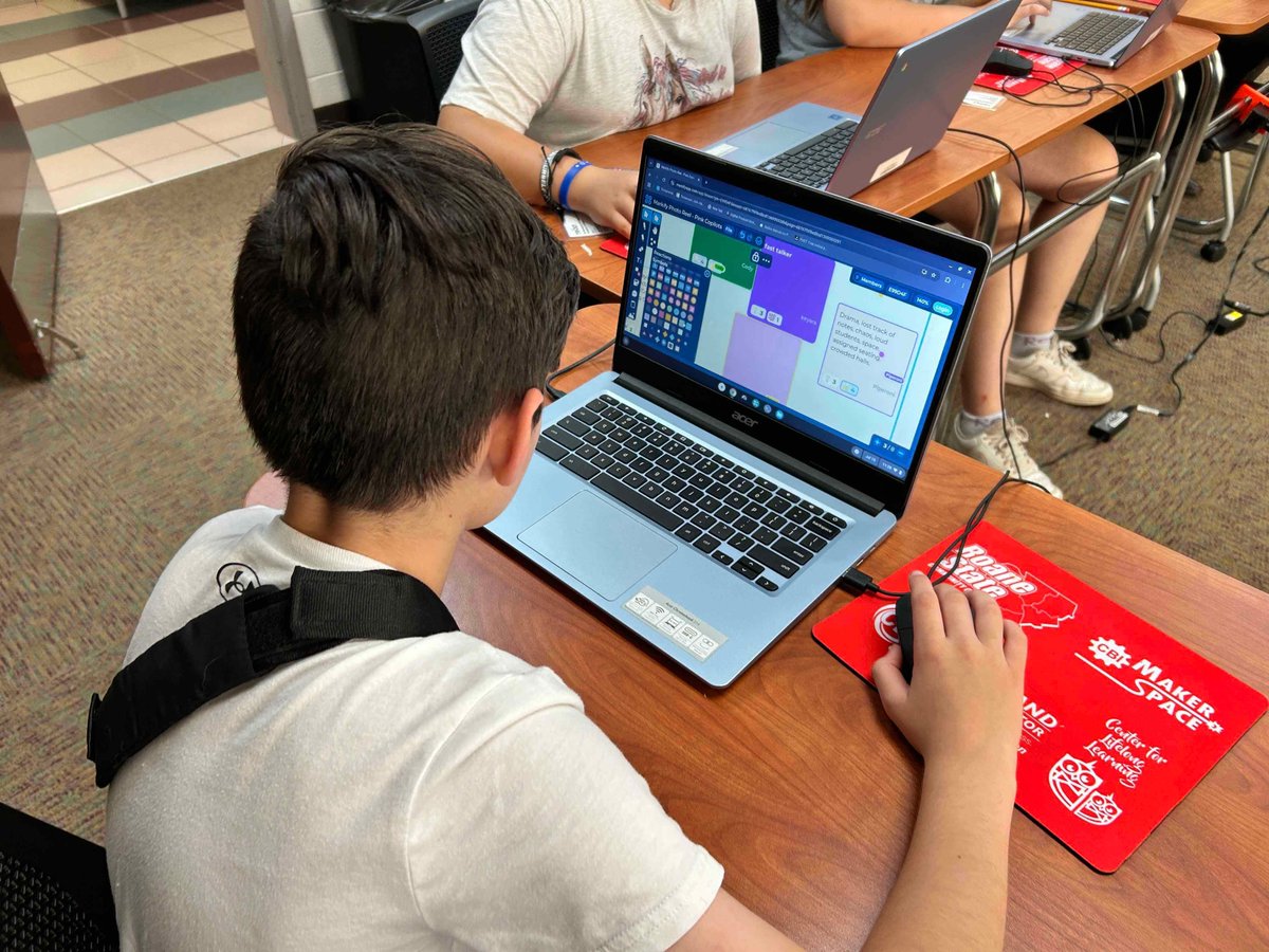 markifytool's tweet image. Last week, I had an amazing opportunity to present to summer camp students at @roanestate in Cumberland County. It was inspiring to see so many passionate students in #STEM. I even received great feedback on how to improve Markify!
Big thank you to @tfuhrman for inviting me out!