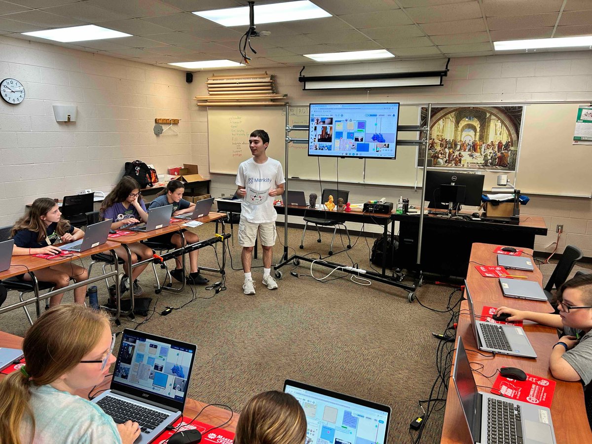 markifytool's tweet image. Last week, I had an amazing opportunity to present to summer camp students at @roanestate in Cumberland County. It was inspiring to see so many passionate students in #STEM. I even received great feedback on how to improve Markify!
Big thank you to @tfuhrman for inviting me out!