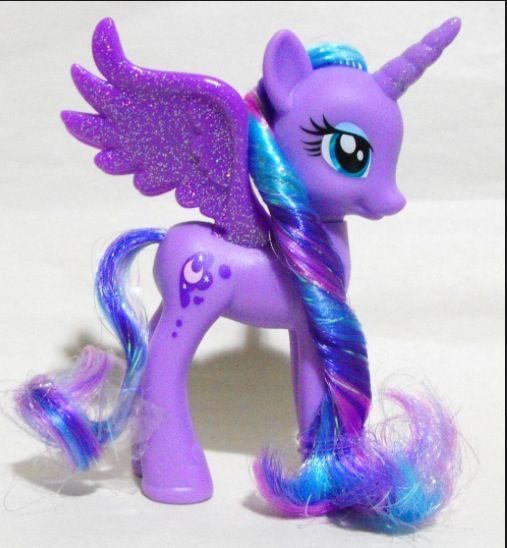 fashionpixie_'s tweet image. when i revolutionize mlp collecting by giving all the ponies cunty bratz eyes and saran hair