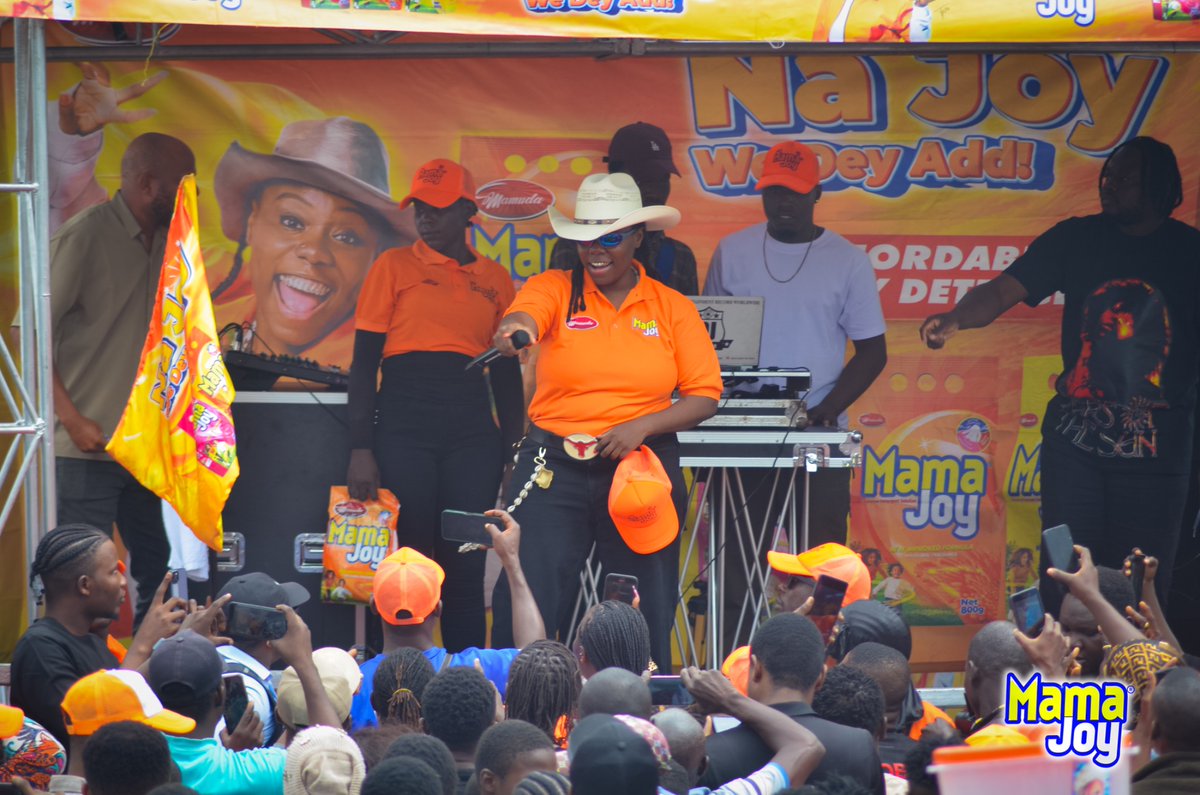Ghadco_ng's tweet photo. @TeniEntertainer live at Trade Fair Market Lagos for Mama Joy Activation 

#Nigeria 
#NamtanFilm 
#lagos https://t.co/CHtZ4BRL15