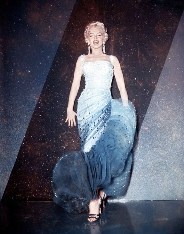 melanie_mjk's tweet image. Marilyn sparkles in a beautiful creation by William Travilla for the film ‘There’s No Business Like Show Business’ 1954 ✨ #FashionFriday