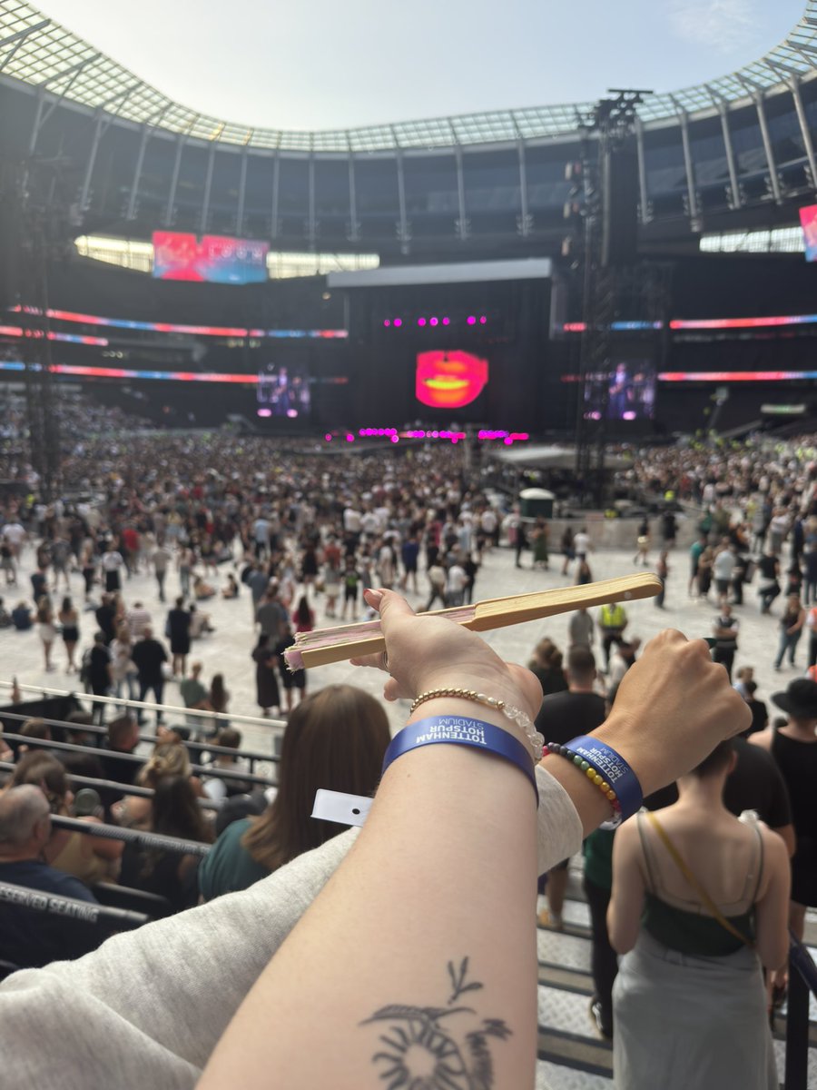underscoremolls's tweet image. QE GOT ANOTHER UPGRADING FROM NOSEBLEEDS