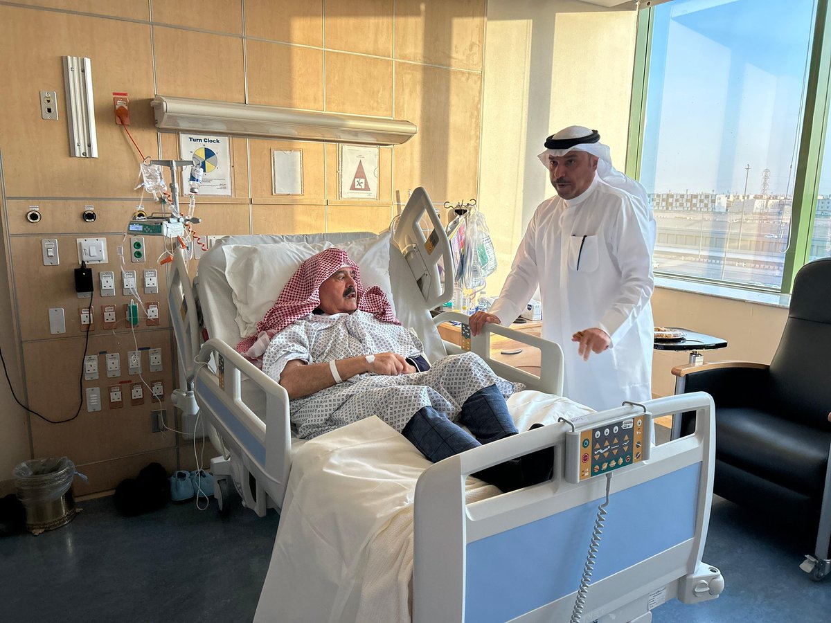 bdr_altheeb1's tweet photo. تشرفنا اليوم، برفقة والدي سعادة المهندس محمود بن صالح الذيب،
@_maltheeb  بزيارة
#الشيخ_مسلط_بن_زبن_محروت_الهذال
في مستشفى الحرس الوطني بالرياض،
للاطمئنان على صحته، وحمدًا لله على سلامته.
نسأل الله العلي القدير أن يشفيه، ويمنّ عليه بموفور الصحة والعافية، ويحفظه من كل مكروه. https://t.co/tFKAC0AR4q