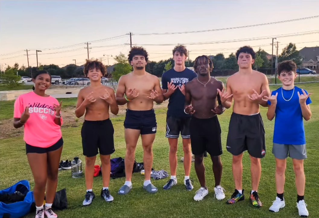 BrockHatcher15's tweet image. 6’2 220
Slow feet don’t eat 💯
Only 1 week away…
@tc3fitness @CoachTBarr @WGHSFootball @Tyrel_Lenard @CoachShullFB @GarrettxKenny @creolehammer17 @coach_meger @AlekHatcher @CadeHatcher1 @Camnewton_2026 @z_crain3