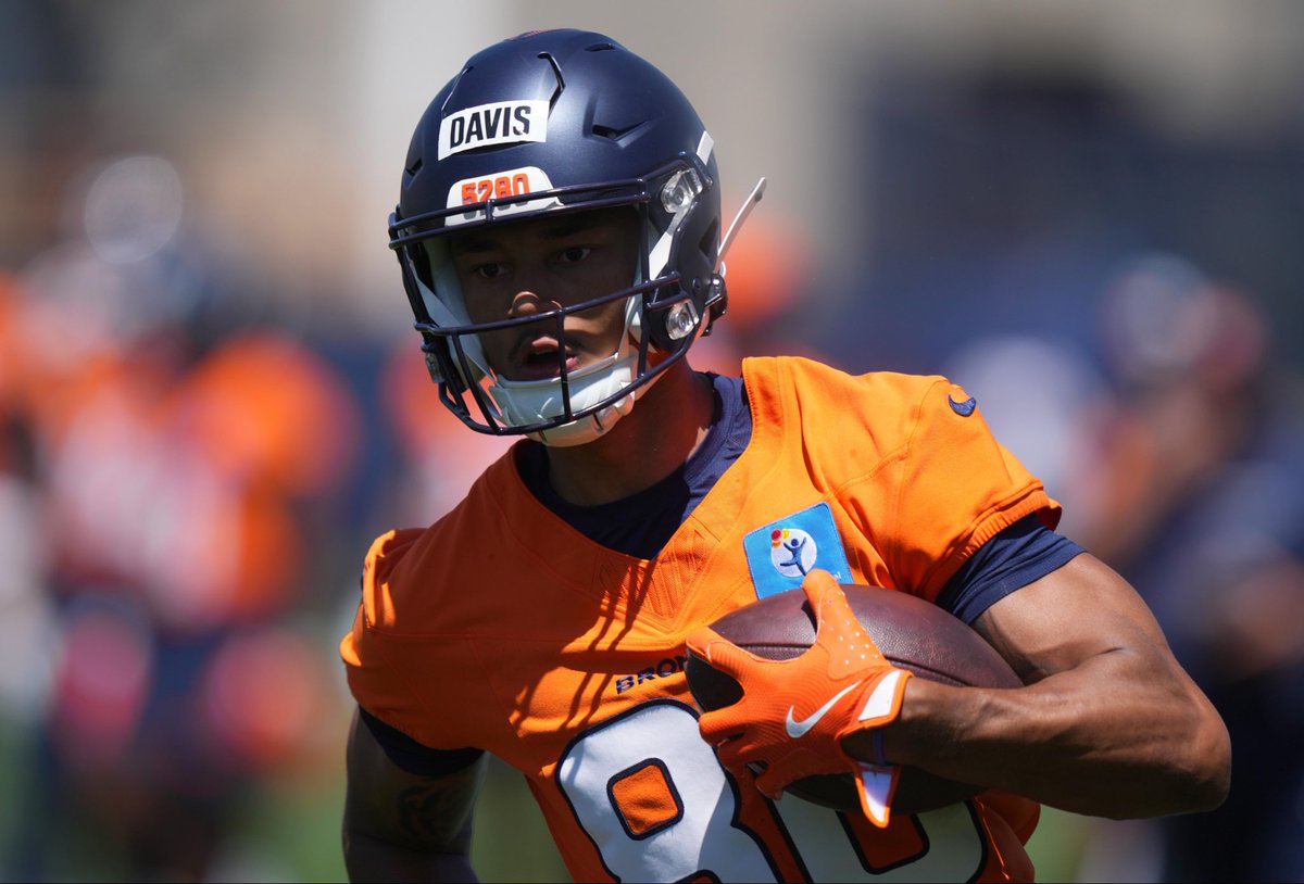 SleeperBroncos's tweet image. UDFA WRs Jerjuan Newton and Joaquin Davis looked good today at training camp in front of #BroncosCountry
They’ll be two guys to watch throughout camp and in preseason 👀🔥