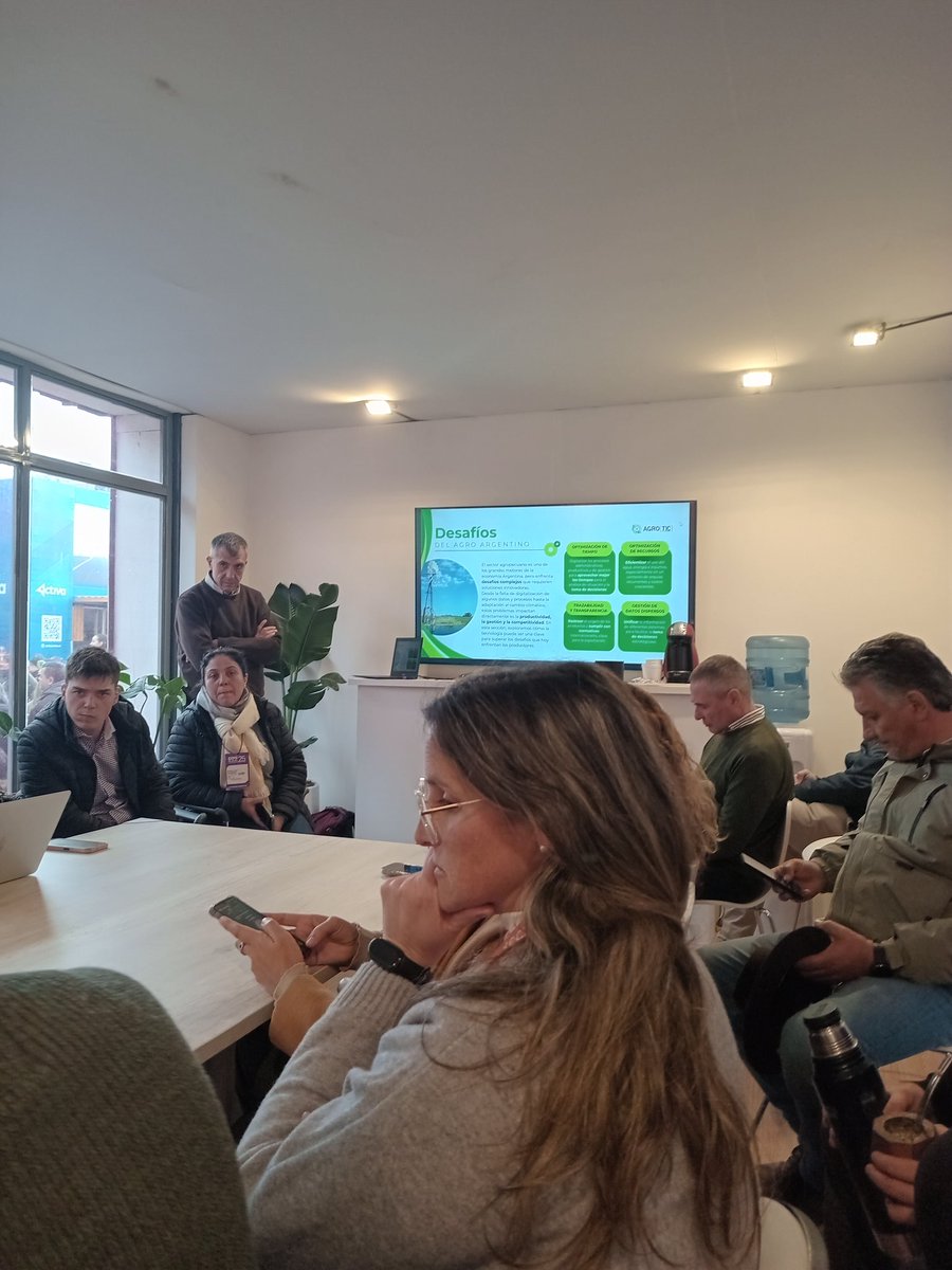 Convocados por <a href="/GobSantaFe/">Gobierno de Santa Fe</a> estuvimos en <a href="/LaRural_BsAs/">La Rural</a> para conversar sobre tecnologías con cooperativas agropecuarias. #IOT #agrotech