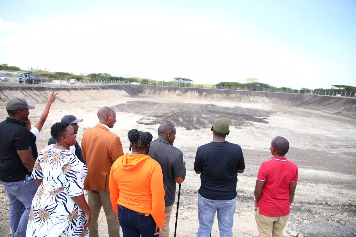 EphantusKim's tweet image. Inspection of ongoing works for the Oldepe Water Pan and the newly solarized borehole at Oleptepes Primary School in Keekonyokie Ward, Kajiado West. The borehole, designed to support both the school’s needs and micro-irrigation projects, alongside the water pan, is a vital…