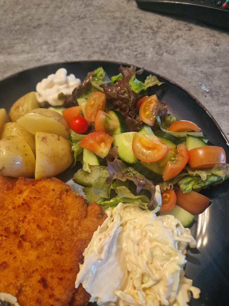 Amy Buey tweet media