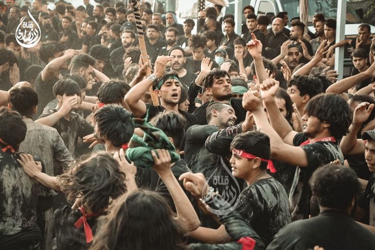 IqraNaqvii_'s tweet image. Ham Matam karke Zamane ko ye Batate hai
Karbala Mai Jung ni zulm hua tha💔