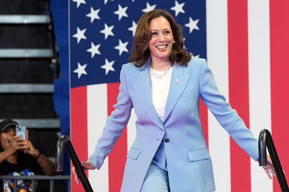 Midwestern_Dem's tweet image. (@USGSGovSim)
At my inaugural rally I took time to highlight how we need to have a proactive and immediate response to the economic crisis. If the people in Washington are not going to look out for California then is is our Jobs to look out for ourselves and fix our economy.