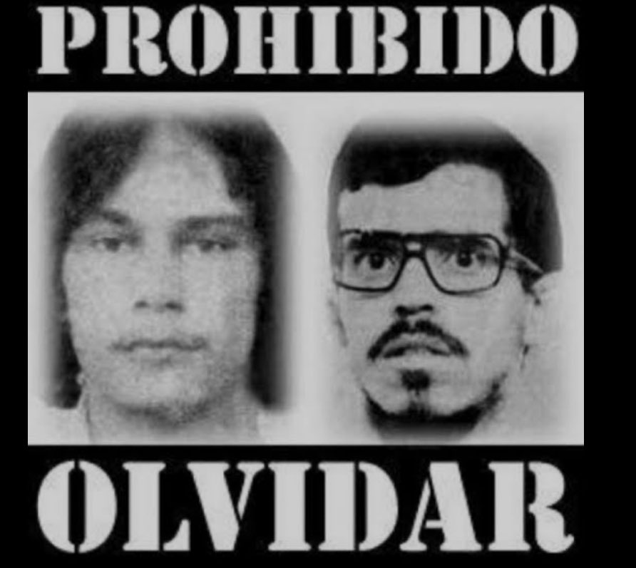 SilverioPR's tweet image. Como a esta hora, el 25 de julio de 1978, se comenzó a develar el asesinato por entrampamiento, de la Policía de PR bajo Carlos Romero Barceló, de dos jóvenes independentistas en el Cerro Maravilla. Prohibido Olvidar.