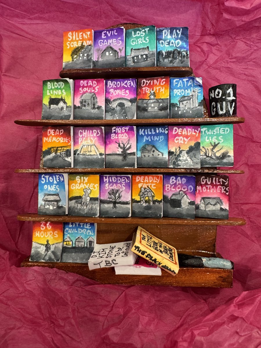How cool is my mini bookshelf of all the Kim Stone books? Created by <a href="/CrisisOfChaos/">Kirsty🏳️‍🌈</a> and I absolutely love it ❤️