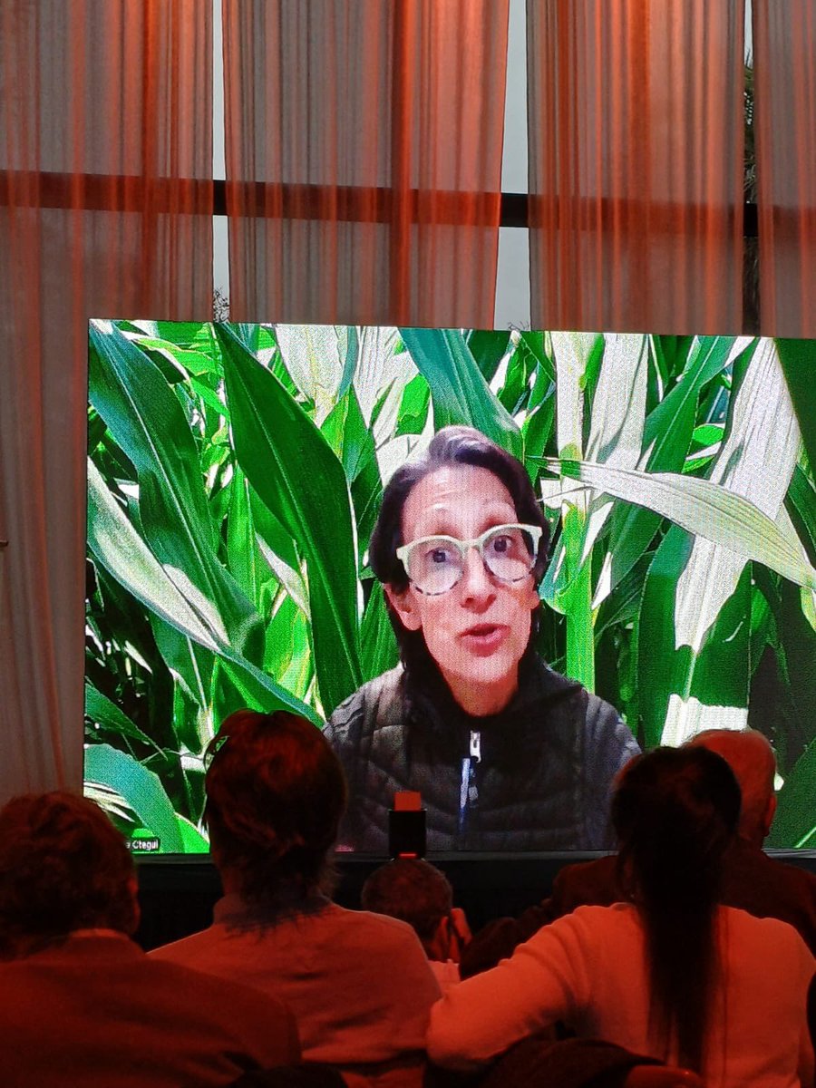 GrupoEcofisPerg's tweet photo. Felicitamos a @OteguiMaria quién hoy recibió el reconocimiento Testimonio Clarín Rural 2025 a la trayectoria académica. 👏🏻👏🏻👏🏻

@clarinrural https://t.co/HiUFpVqMcJ