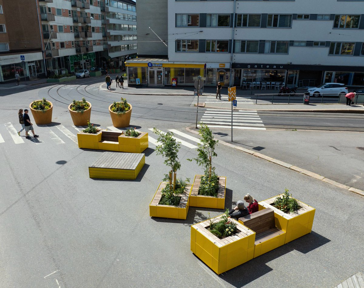 WalkRideGM's tweet image. What is stopping @ManCityCouncil from rolling out people first streets like this across the city centre?
📸 Kallio Summer Streets - Helsinki