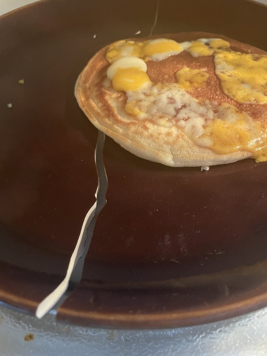 EmylimeNeonight's tweet image. Iβm so good at cooking π btw this happened in the microwave