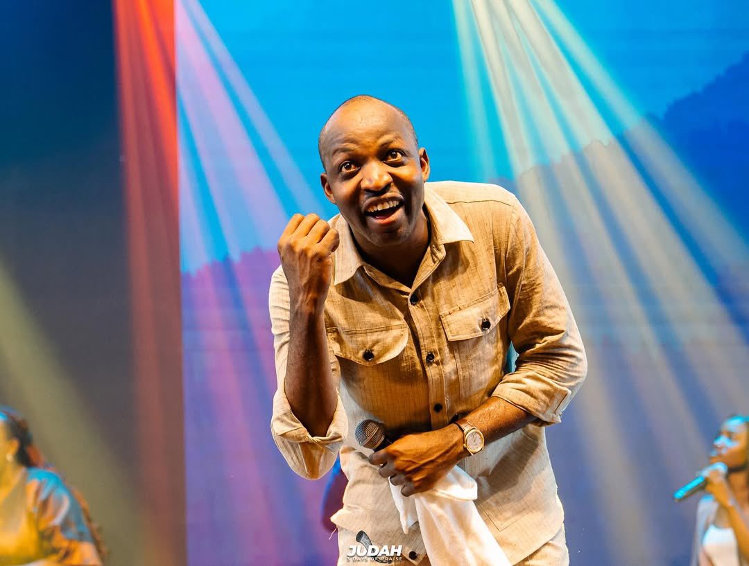 ππππ¨π π§ππππ¦ π (@albumtalkshq) on Twitter photo π¨<a href="/DunsinOyekan/">Dunsin Oyekan of #Geni</a>βs βGeneral Intimacy (Live)β album enters the NG Apple Top 5 at new peak of #4. ππ
β It is currently the best performing new release this week. π¨<a href="/DunsinOyekan/">Dunsin Oyekan of #Geni</a>βs βGeneral Intimacy (Live)β album enters the NG Apple Top 5 at new peak of #4. ππ
β It is currently the best performing new release this week.