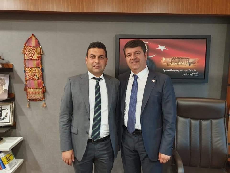 Adıyaman Belediye Başkanımız Abdurrahman Tutdere’nin ev hapsi kaldırıldı. Bir an önce yapılan hatalardan geri dönülmeli, belediye başkanlarımız tutuksuz yargılanmalı, halkın iradesine konulan ipotek kaldırılmalıdır. Başkanımıza geçmiş olsun dileklerimi iletiyor, bir an önce