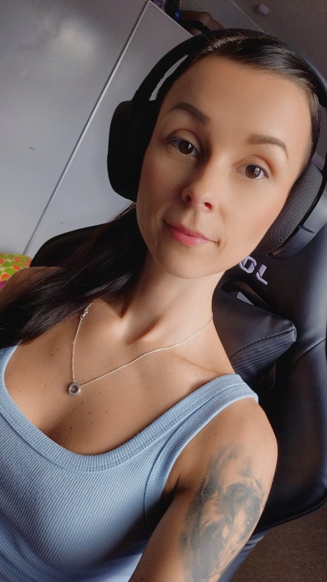 Fridaaaaaaaay madness is here with me, Sweet Shayna 🥳🥳🥳 Live RN: kick.com/sweetshayna <a href="/KickCommunity/">Kick Community</a> <a href="/KickStreaming/">Kick</a>
