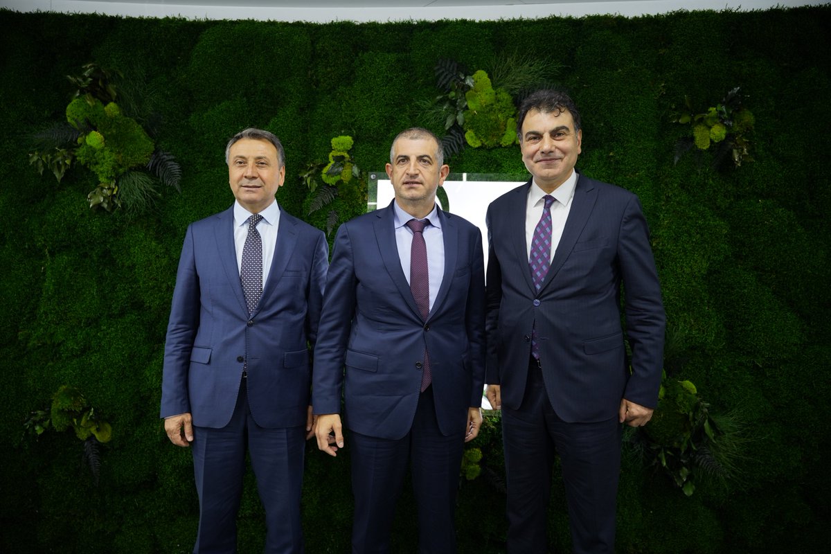 MSB_ASFAT's tweet image. IDEF 2025 kapsamında Milli Savunma Bakan Yardımcımız ve Yönetim Kurulu Başkanımız Sn. Musa Heybet ile Genel Müdürümüz Prof. Dr. Mustafa İlbaş milli gururumuz BAYKAR’ın Genel Müdürü, SAHA İSTANBUL Yönetim Kurulu Başkanı Haluk Bayraktar’ı ziyaret etti.

@tcsavunma @BaykarTech…