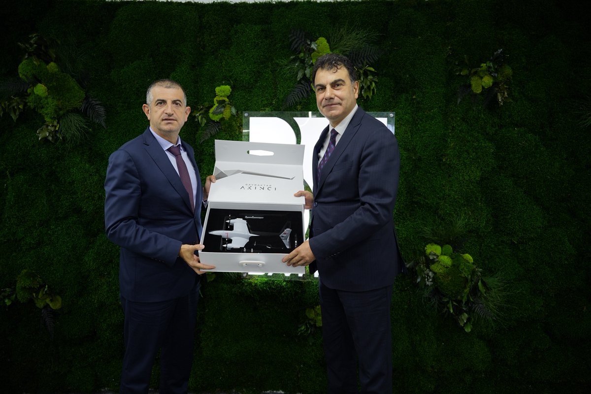 MSB_ASFAT's tweet image. IDEF 2025 kapsamında Milli Savunma Bakan Yardımcımız ve Yönetim Kurulu Başkanımız Sn. Musa Heybet ile Genel Müdürümüz Prof. Dr. Mustafa İlbaş milli gururumuz BAYKAR’ın Genel Müdürü, SAHA İSTANBUL Yönetim Kurulu Başkanı Haluk Bayraktar’ı ziyaret etti.

@tcsavunma @BaykarTech…