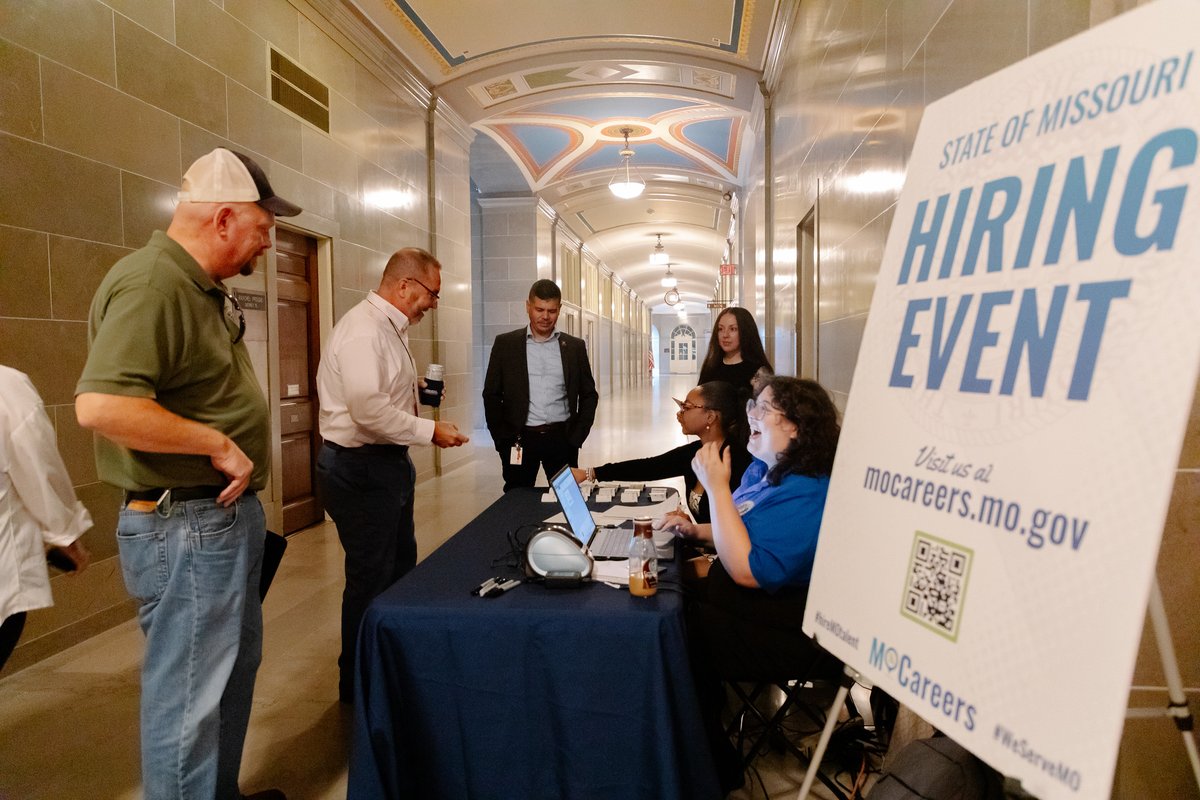 MoPublicSafety's tweet image. Our @MoPublicSafety divisions enjoyed meeting some great folks and collecting resumes at the Hire A Veteran job fair! Thanks to team members staffing, including Thomas Pickle Jr., Diane Petty, Esperansa Matos and Jason Buschjost! DPS job are listed here: mocareers.mo.gov/hiretrue/mo/pu…